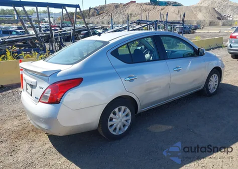 2013 Nissan Versa 1.6 Sv z USA, uszkodzony, nr VIN 3N1CN7AP4DL858425